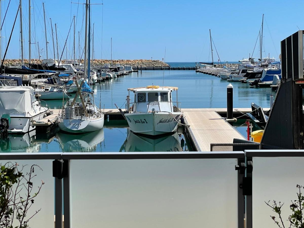 Mariner'S Cove ~ Luxe Waterfront Apartment Mindarie Exterior photo